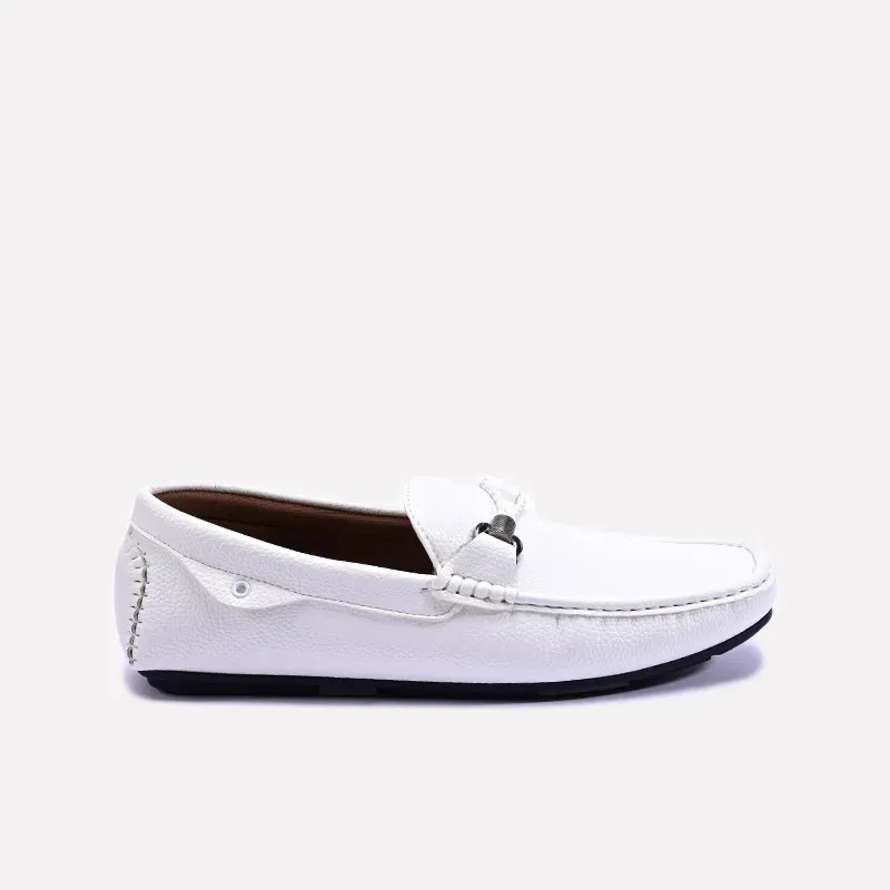 white_modern_loafers_for_men_0130954_2.webp